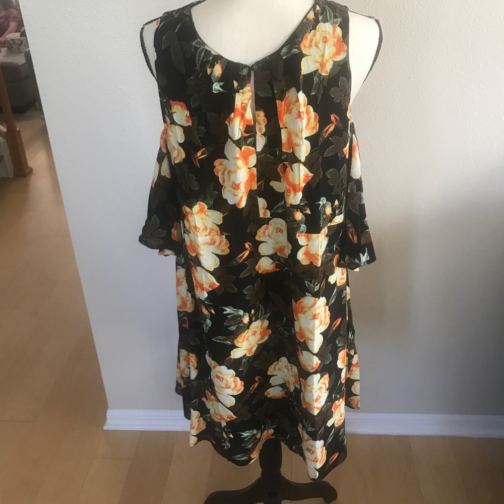 Umgee floral cold shoulder dress NWT